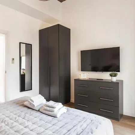 Apartment 6bdr Stylish In The Lovely Rome- If You Want To Book, Please Contact On Wh-ats-app - 0034-635-518-216 !!!! Rome